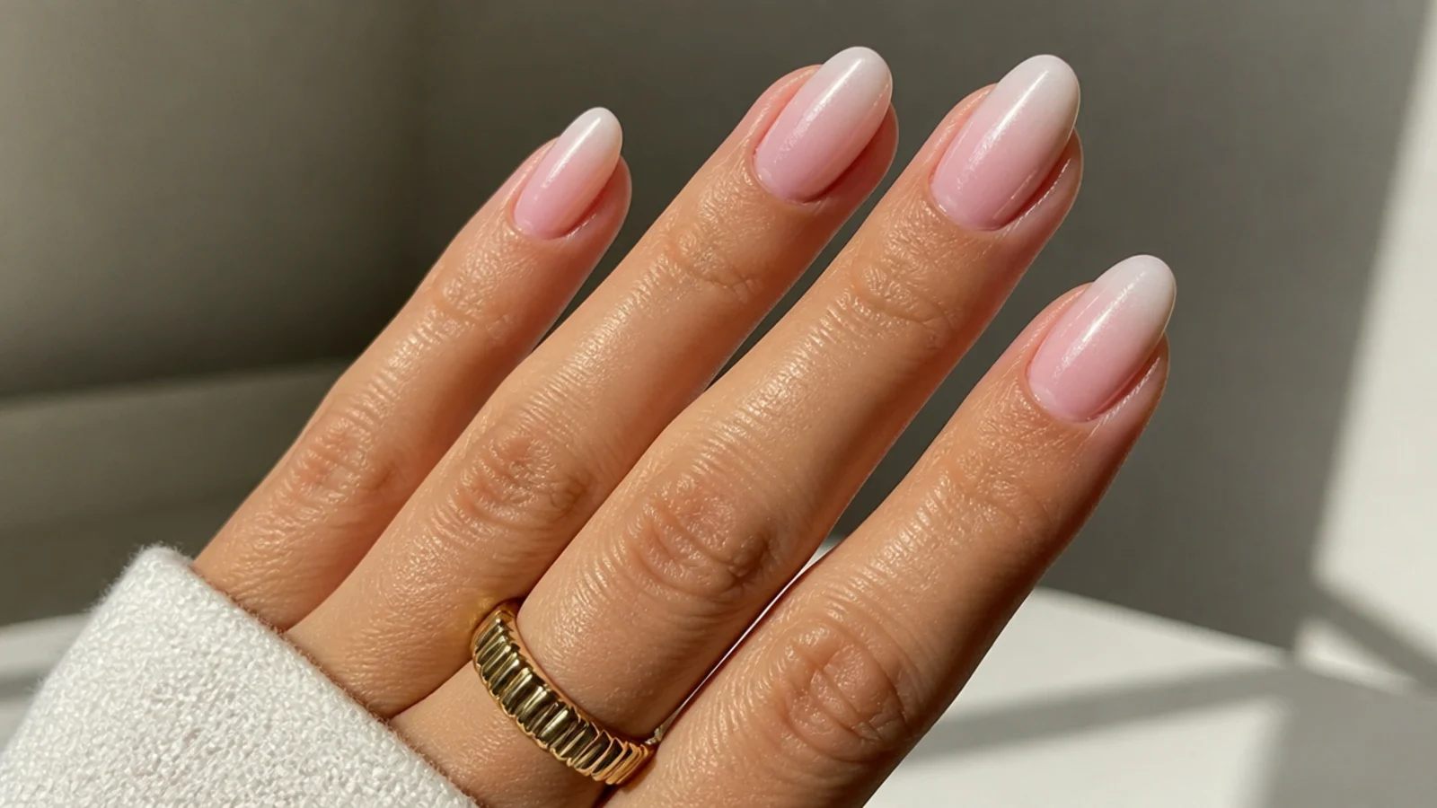 Soft bridal baby boomer nails with pearl chrome