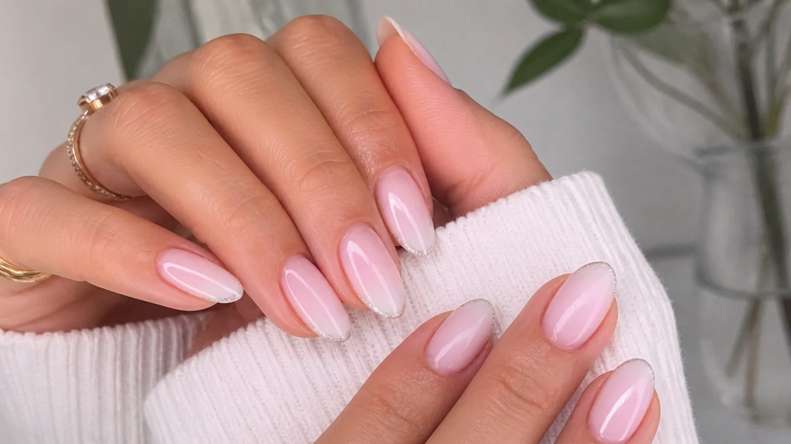 Baby boomer nails with a glitter French line