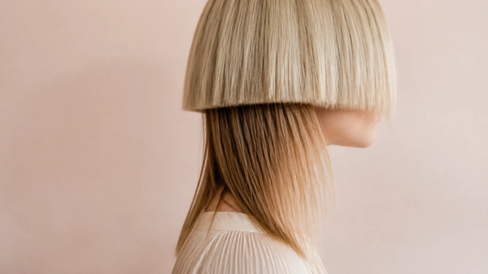 Short cheekbone-length jellyfish bell on fine straight hair sitting away from the head