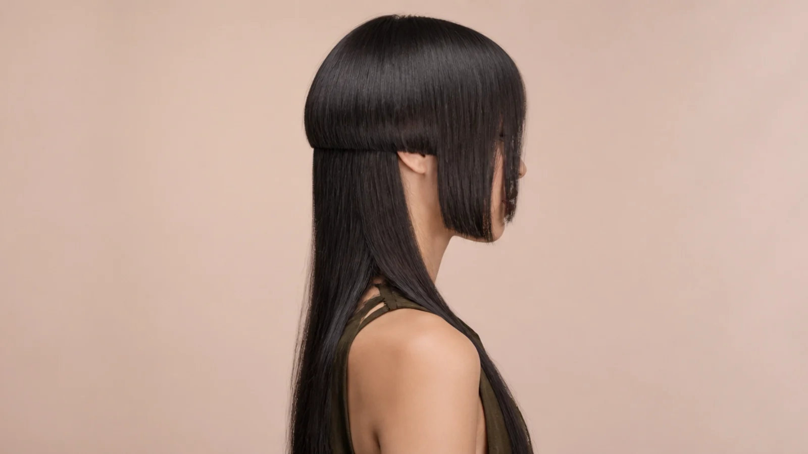 Long jellyfish haircut with straight hime side panels cut at the jaw beside longer back lengths