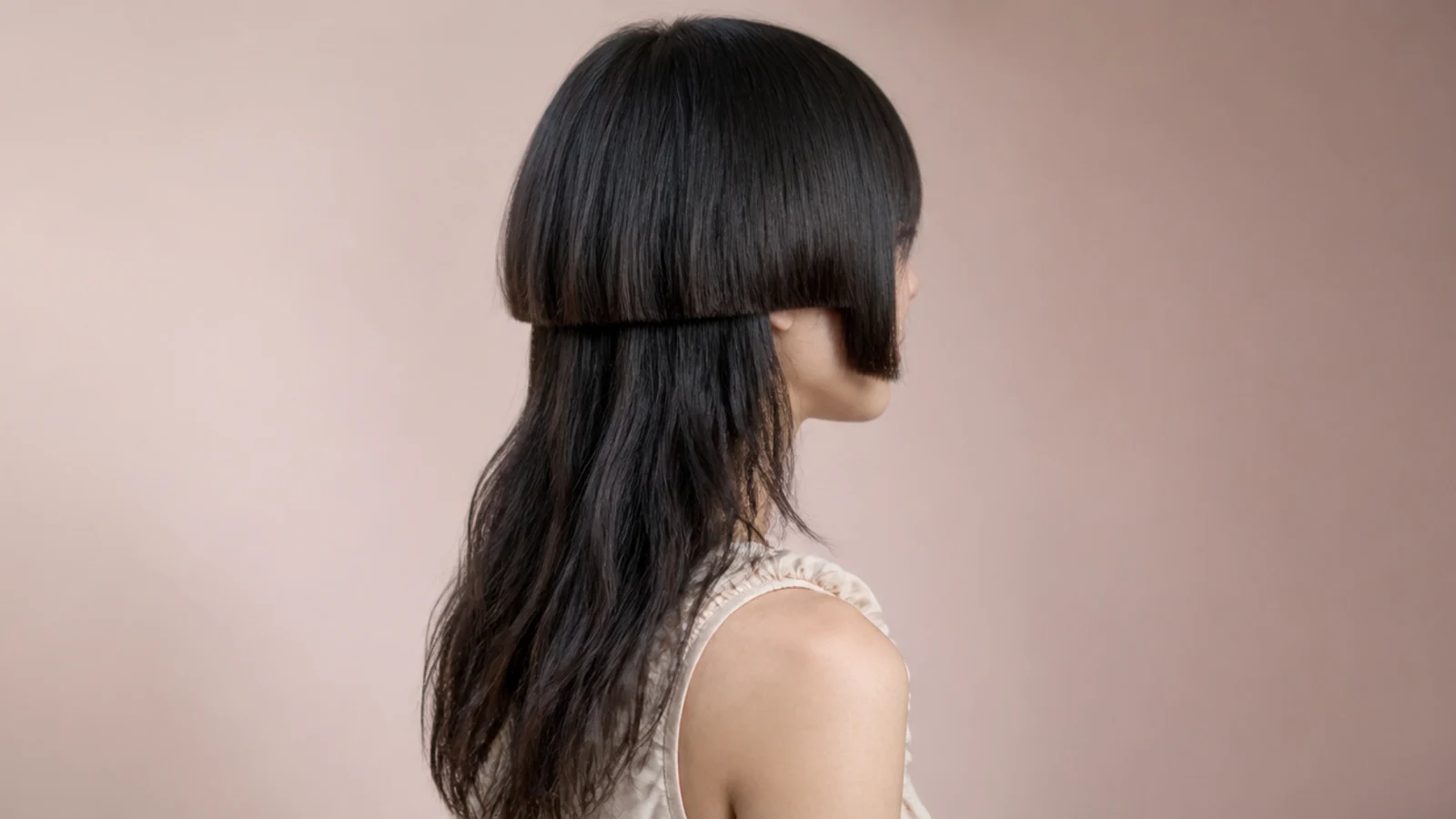 Wavy jellyfish haircut with straight hime bangs and blunt cheekbone side panels