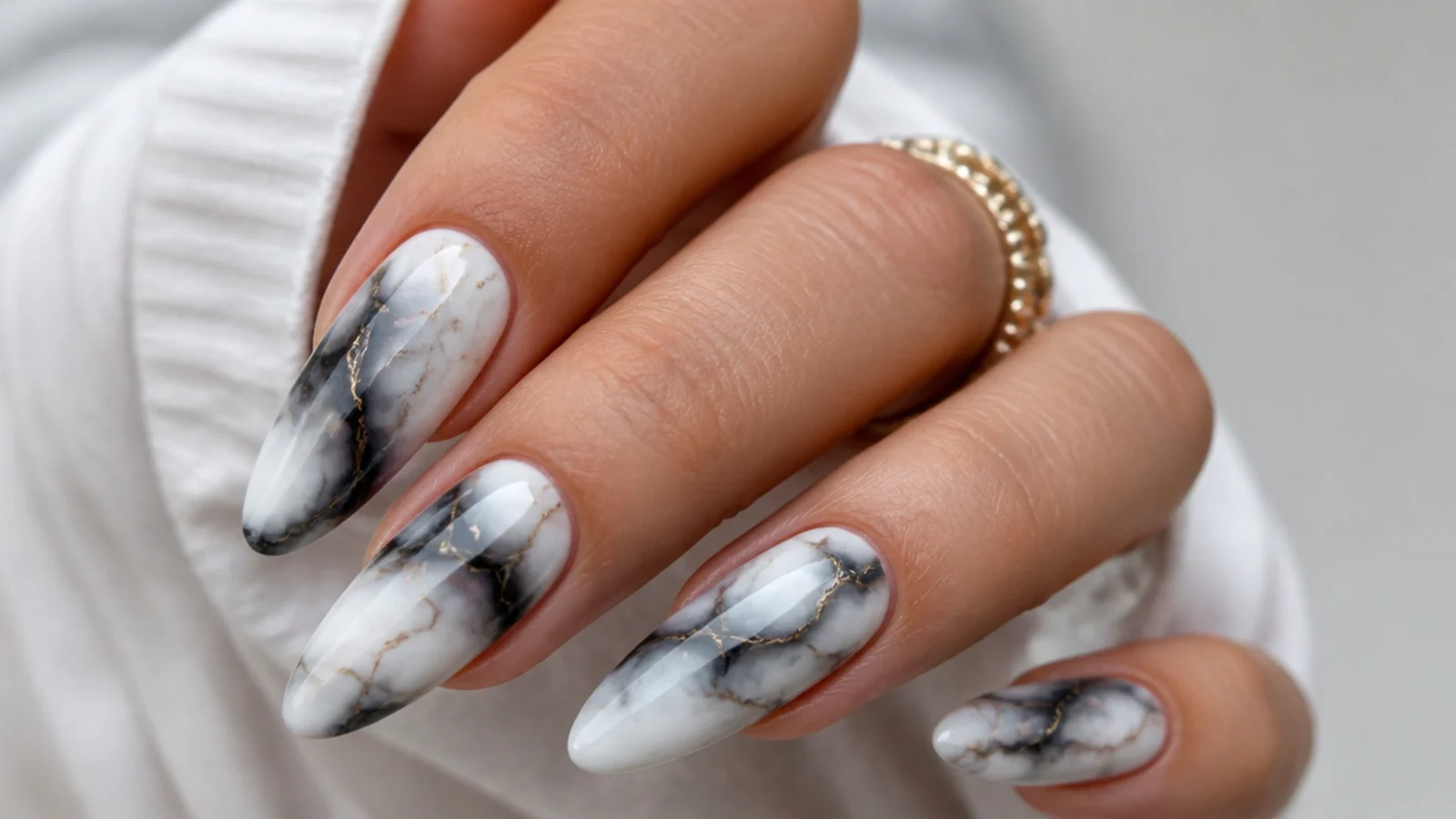 Black and white marble blooming gel nails with fine veining