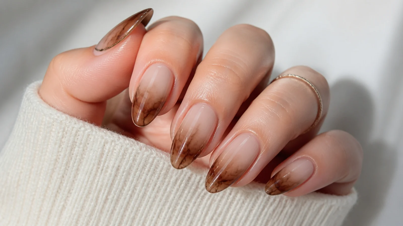 Cream to coffee brown ombre blooming gel nails