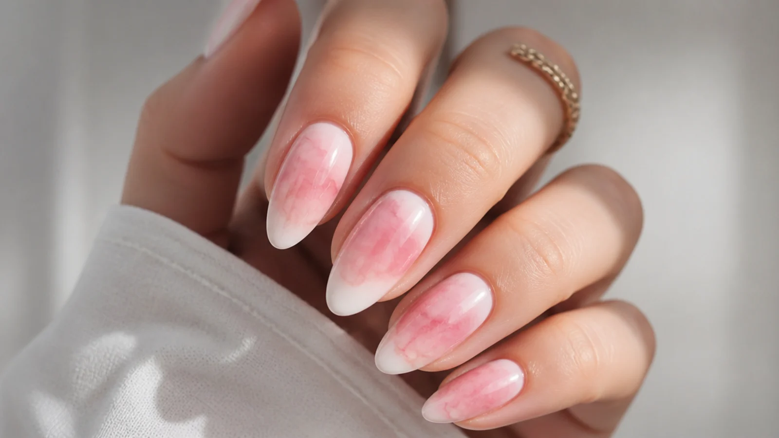 Soft pink to white ombre blooming gel nails