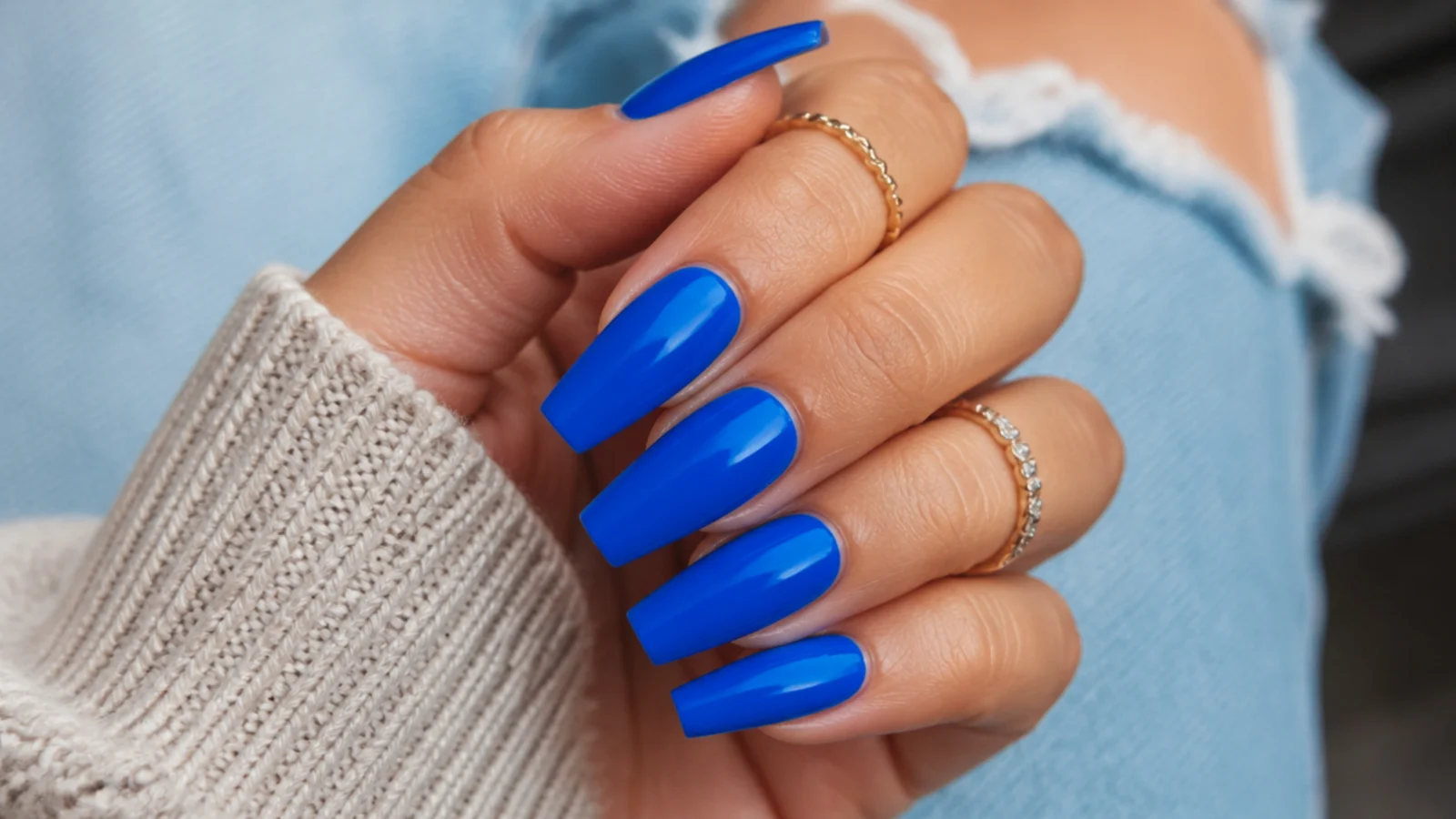 Cobalt blue coffin nails in a bright glossy summer shade