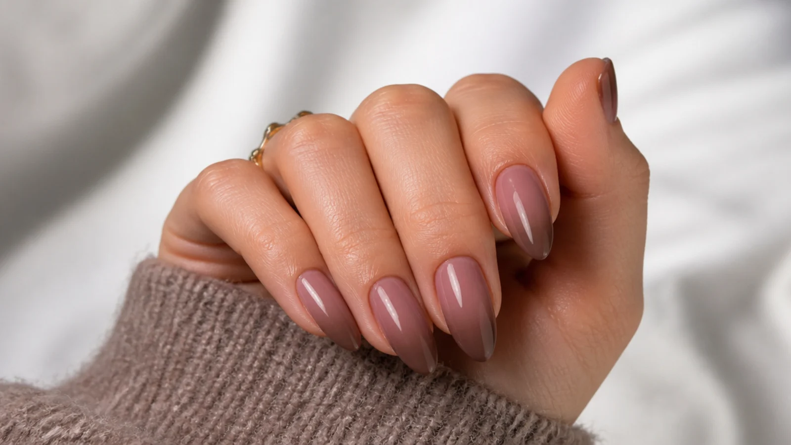 Ombre mocha to mauve almond acrylic nails